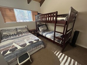 2 bedrooms, free WiFi, bed sheets - Heavenly Hideaway in Ski Run | HCC0410 (South Lake Tahoe)