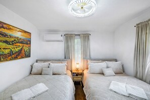4 habitaciones, escritorio, tabla de planchar con plancha y wifi gratis 