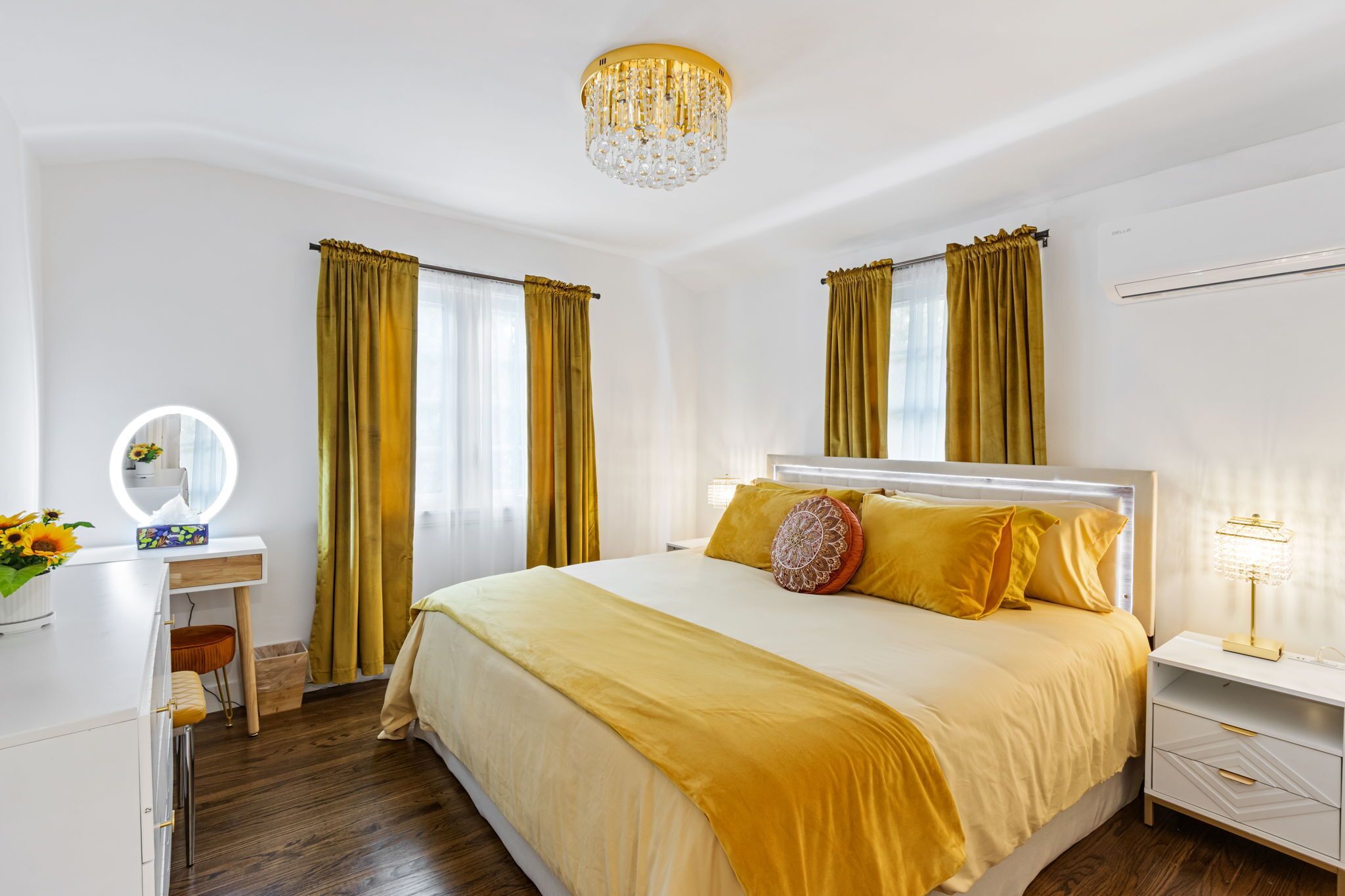 4 Schlafzimmer, Schreibtisch, Bügeleisen/Bügelbrett, kostenloses WLAN