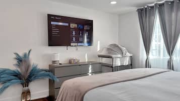 4 bedrooms, desk, iron/ironing board, free WiFi