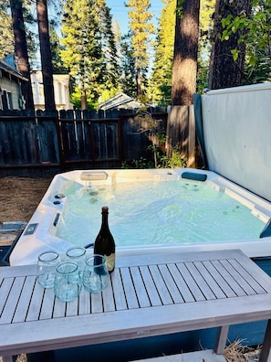 Outdoor spa tub