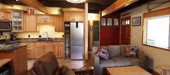 Stateline Condo w/ Hot Tub & Stunning Views | HNC0628