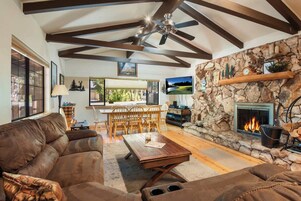 House, Multiple Beds, Fireplace, Mountain View (Elm Street Getaway) | Living area | 42-inch flat-screen TV with digital channels