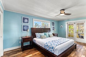 5 bedrooms, desk, iron/ironing board, free WiFi