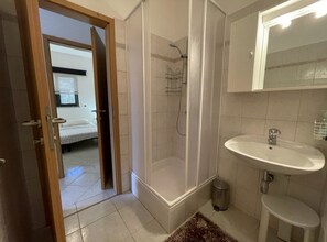Apartment | Bathroom - Pleasant Apartment With Pool (Porec)