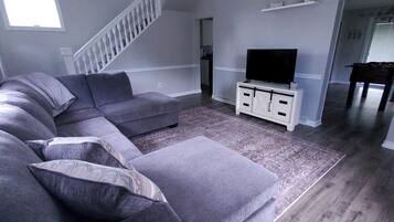 Smart-TV og peis