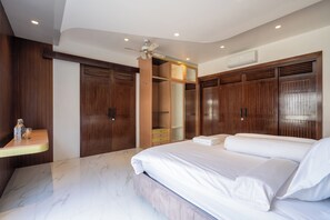 Family Villa, Balcony | Desk, free WiFi - Royal Urban Resort (Caringin)