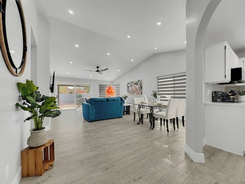 2BR w putting green, fire pit, dog friendly