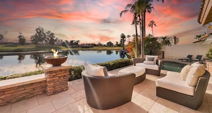 Waterfront, Golf Views, Pontoon Boat 3 King Rooms!