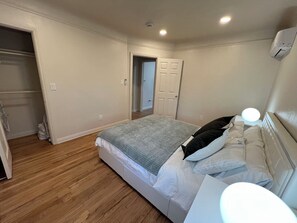 1 sovrum, strykjärn/strykbräda, wi-fi och sängkläder