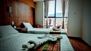 Individually furnished, laptop workspace, iron/ironing board, free WiFi