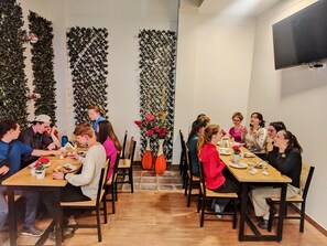 Bao gồm bữa sáng buffet hàng ngày 