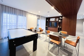 Basic Studio | Dining