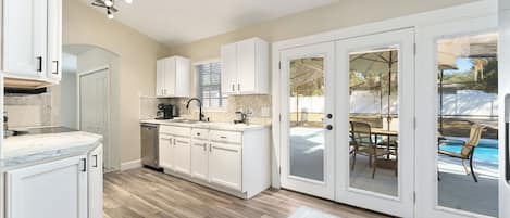 Family House, 3 Bedrooms, Private Pool | Private kitchen | Full-sized fridge, microwave, oven, stovetop