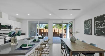 Up to 12 guest Modern Villa near Wynwood!