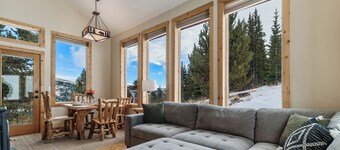New! Mountain Top Chalet with Ho Tub, 20 miles from Breck! - Mount Bross Chalet
