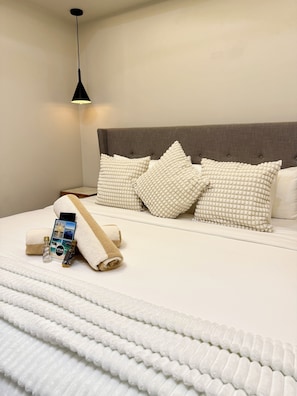 1 soverom, safe på rommet, strykejern/-brett og wi-fi (inkludert)