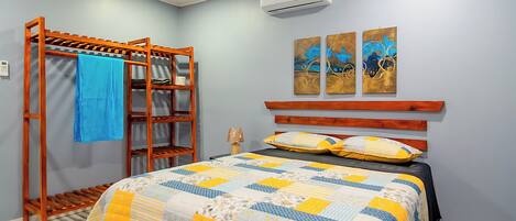 2 bedrooms, iron/ironing board, free WiFi, bed sheets