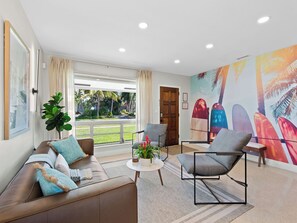 Interior - Heated Pool Escape , A Fun Fort Lauderdale Getaway Filled with Sunshine, Smiles, and Vacation Vibes! (Fort Lauderdale)