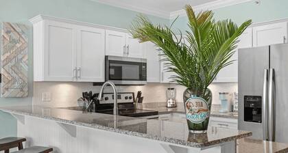 Beach Breeze by Avantstay Beachfront, Beach Chairs Included, 2 Pools!