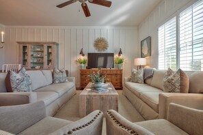 Apartment (3 Bedrooms) | Interior - Hello 30a! by Avantstay Private Beach Access + Shared Pool (Santa Rosa Beach)