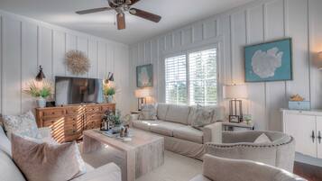 Apartment (3 Bedrooms) | Front of property