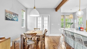 Dining - Bayou Bungalow by Avantstay Walk to Boat Ramp & Bay Private Yard (Santa Rosa Beach)