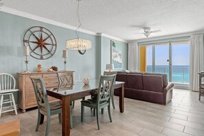 Interior - Emerald Isle 701 by Avantstay Gul Front Corner Unit 2 Pools (Panama City Beach)