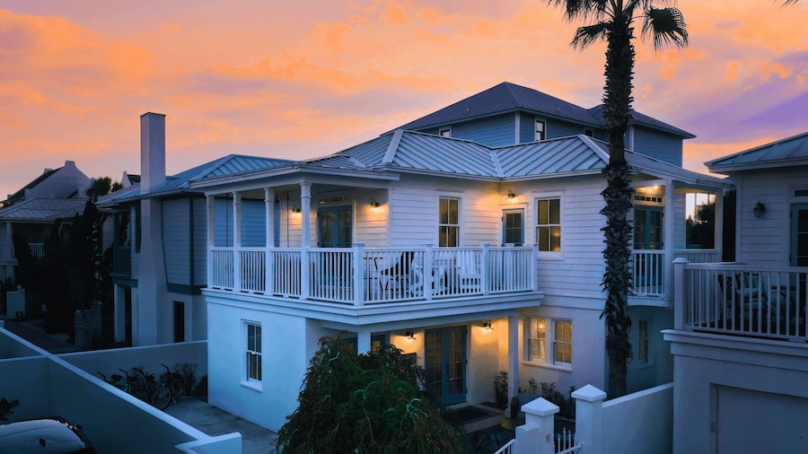 Steps to Rosemary Beach, Pool, Patio w/ Firepit The Salty Perch by Avantstay