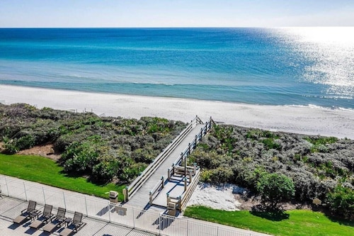 Steps to Rosemary Beach, Pool, Patio w/ Firepit The Salty Perch by Avantstay