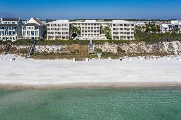 On the beach - Steps to Rosemary Beach, Pool, Patio w/ Firepit The Salty Perch by Avantstay (Panama City Beach)