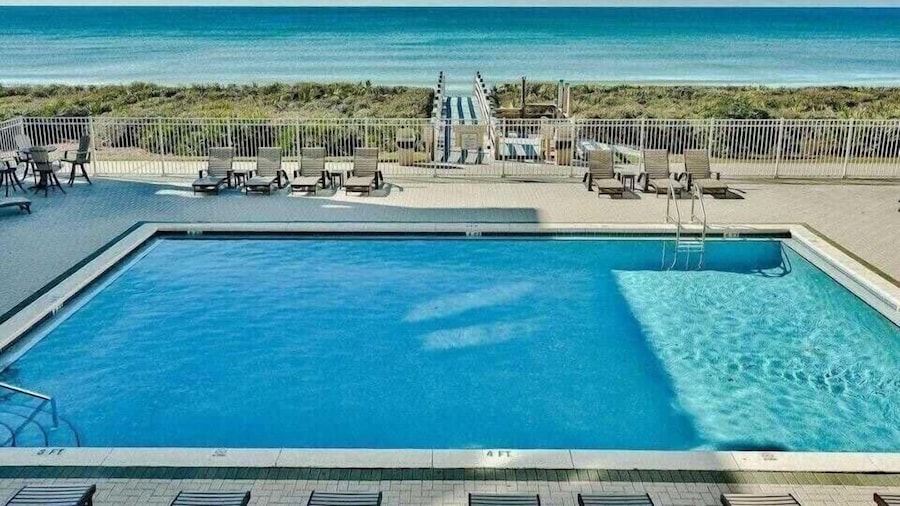 Steps to Rosemary Beach, Pool, Patio w/ Firepit The Salty Perch by Avantstay