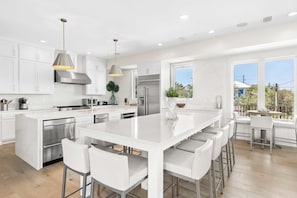 House (6 Bedrooms) | Private kitchen | Fridge, microwave, oven, stovetop - All Decked Out Seagrove by Avantstay Priv Pool+hot Tub, Ocean Views! (Santa Rosa Beach)