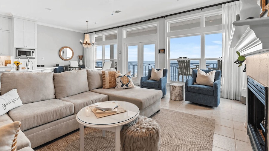 Grovey by the Sea by Avantstay Oceanfront, Private Beach, Pool Access