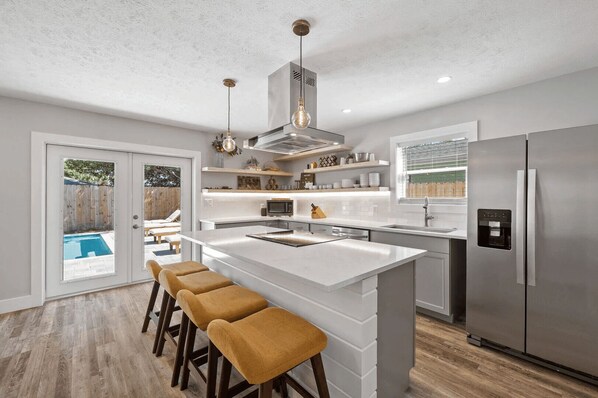 Interior - Walk to Beach, Private Pool + Fire Pit, Bonfires! G By The Sea by Avantstay (Panama City Beach)