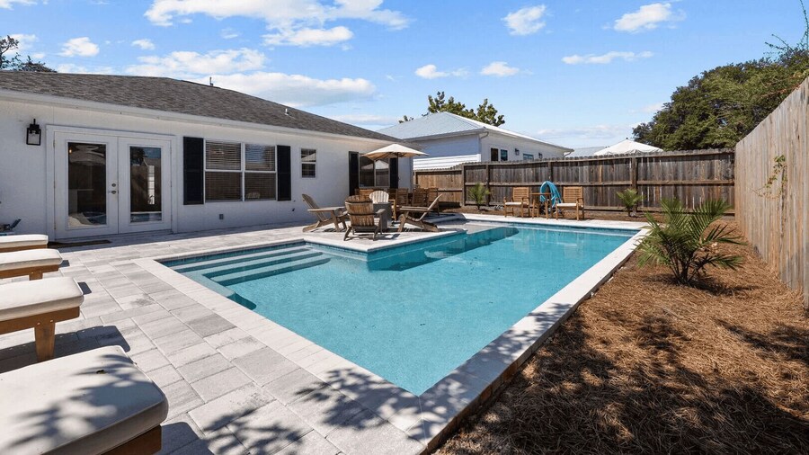 G By The Sea by Avantstay Bikes, Pool, Fire Pit, Bonfires Near Pier Park & Beaches
