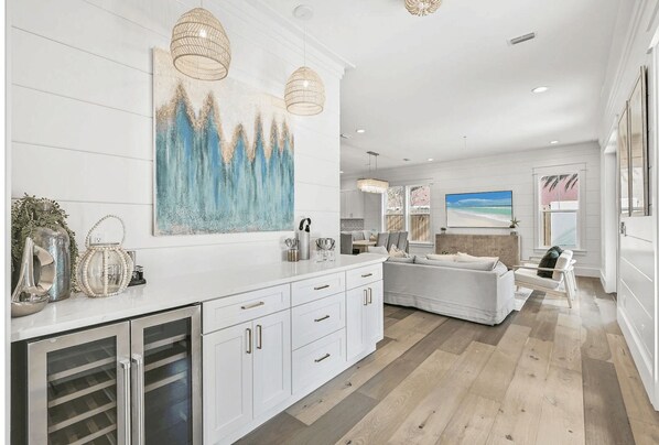 Interior - Alibi 30A by Avantstay 6bdr, Private Pool, Steps to Beach (Panama City Beach)