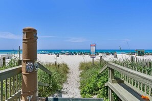 Interior - Beachfront Access, 2 Pools, Beach Service w/ Chairs Emerald Isle Resort 1308 (Panama City Beach)