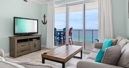 Beachfront Access, 2 Pools, Beach Service w/ Chairs Emerald Isle Resort 1308