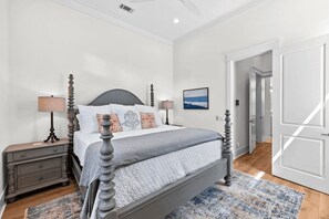 Casa (5 Bedrooms) | 5 habitaciones, tabla de planchar con plancha y ropa de cama 