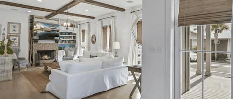 المنشأة من الداخل