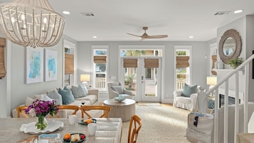 House (5 Bedrooms) | Interior