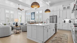 Interior - Newly Built 4bdr Arcade Blue Mountain Beach Bluewater Bliss by Avantstay (Santa Rosa Beach)