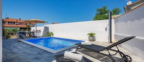Apartment | Pool | Indoor pool, outdoor pool