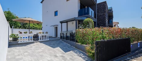 Apartment | Exterior