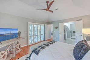 3 bedrooms, desk, iron/ironing board, free WiFi