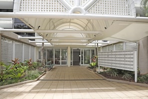 Exterior - Waterfront Luxury with Panoramic Sea Views (Cairns North)