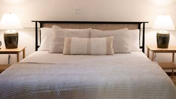 4 bedrooms, desk, iron/ironing board, travel cot