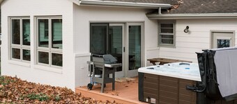 Wooded Cottage|Outdoor Sauna|Hot tub|Fire pit|COZY