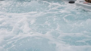 Baignoire à remous extérieure